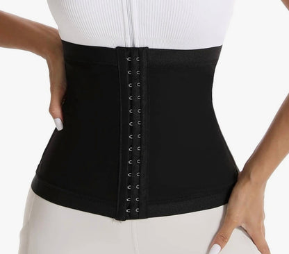 Kourtney – High Tech Sauna Band voor Versnelde Resultaten